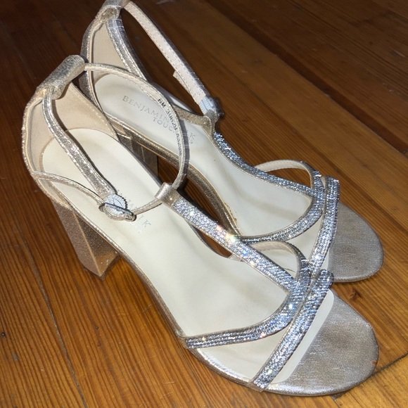 Touch Ups By Benjamin Walk Sandal Block Heels - Picture 2 of 9